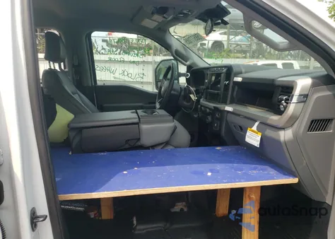 2023 Ford F350 Super Duty z USA, uszkodzony, nr VIN 1FD8W3HT5PEC68343